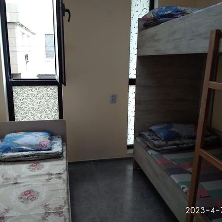 Tastaq Hostel Almaty Eksteriør billede