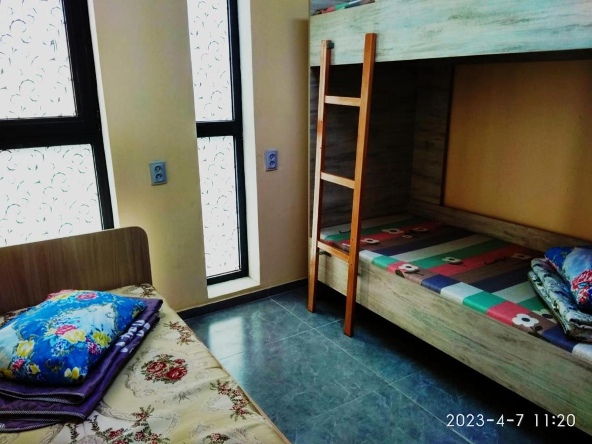 Tastaq Hostel Almaty Eksteriør billede