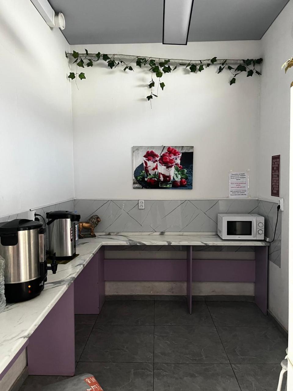Tastaq Hostel Almaty Eksteriør billede